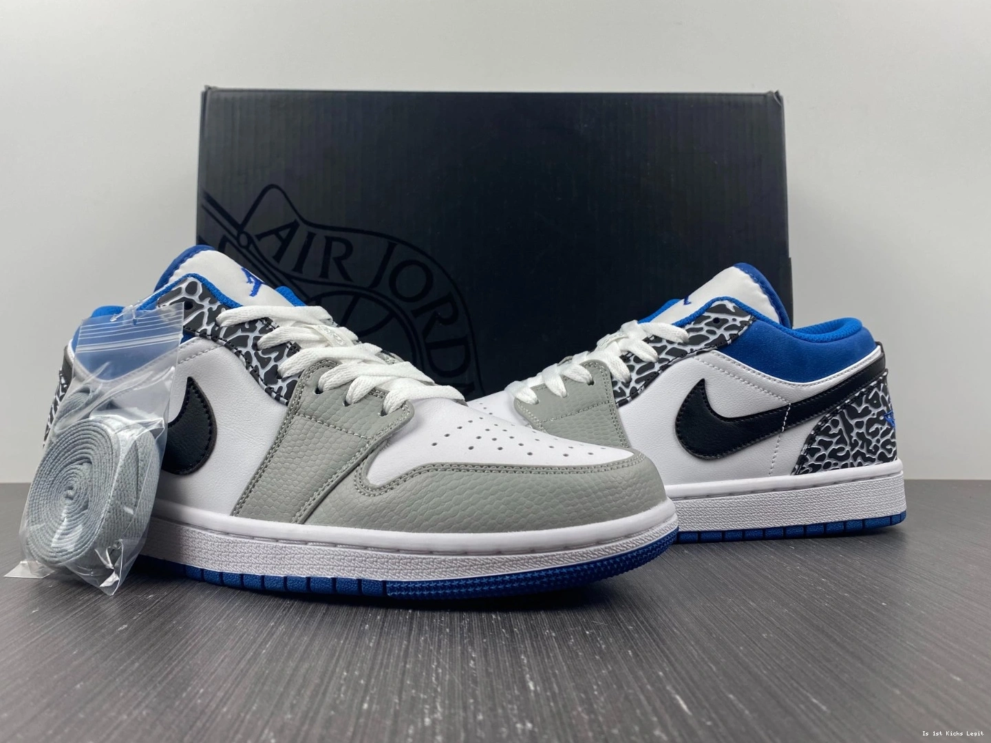 DM1199-140 True Jordan Low Blue 1 Air 0206